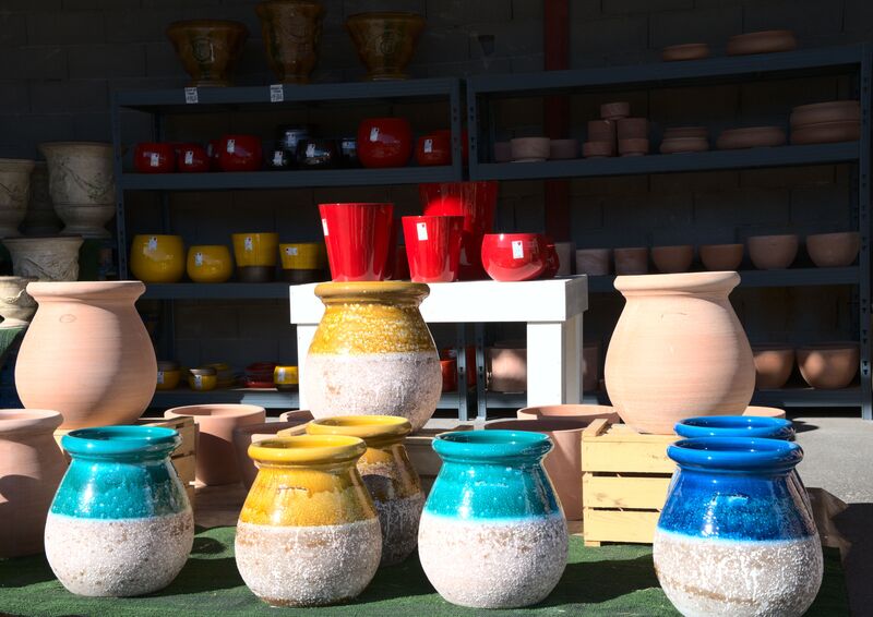 des pots en céramique